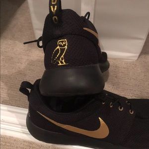 nike drake ovo
